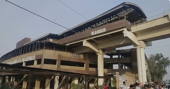 gokulpuri metro station photos